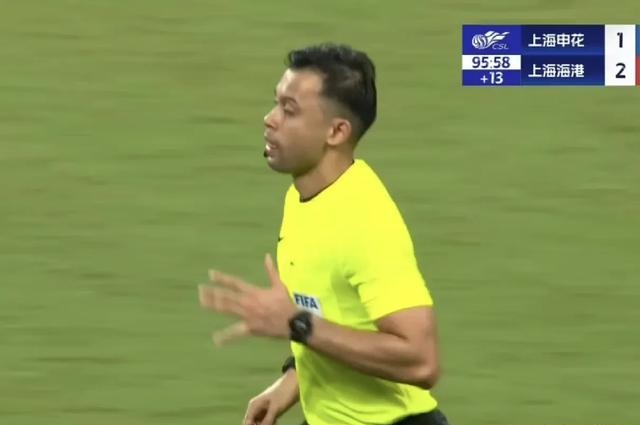 裁判判罚引争议,比赛气氛紧张异常怎么办